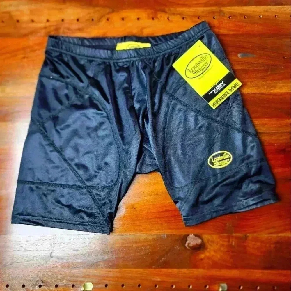 NWT womans Louisville Slugger baseball workout gym compression shorts. XL